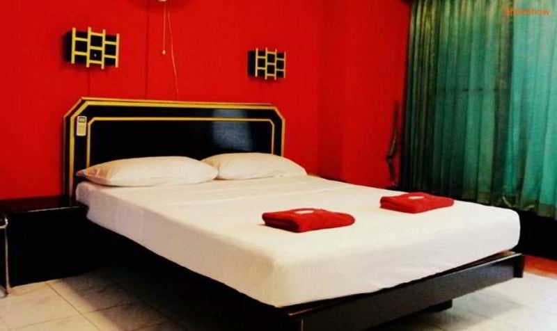 Boomerang Inn 3