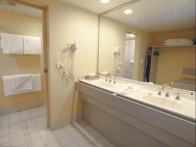 Maclin Lodge 5