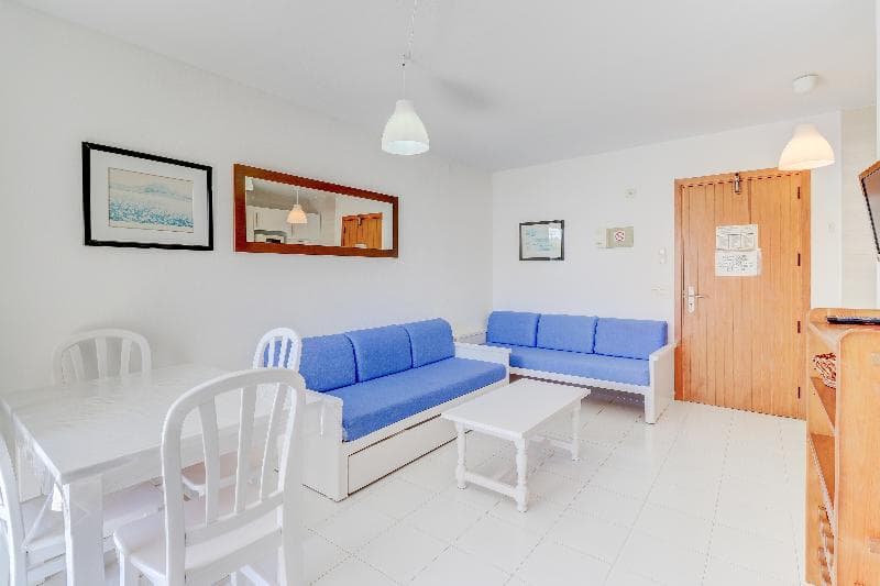 Llevant Apartamentos 3