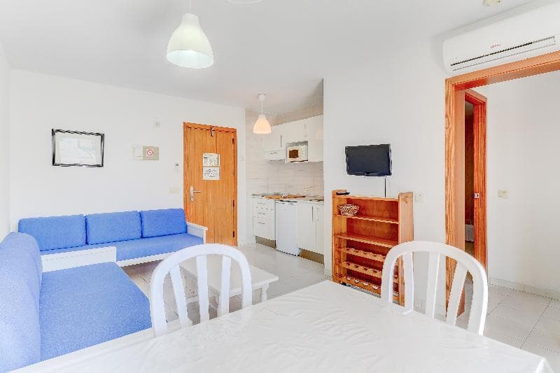 Llevant Apartamentos 4