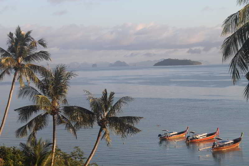 Phi Phi Relax Beach Resort 4