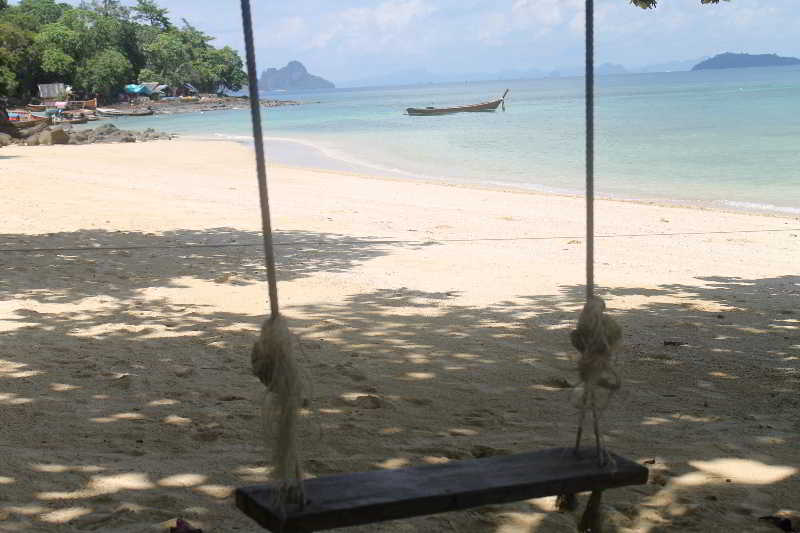 Phi Phi Relax Beach Resort 3