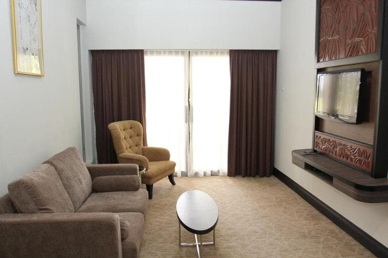Tanjong Puteri Golf Resort Berhad 4