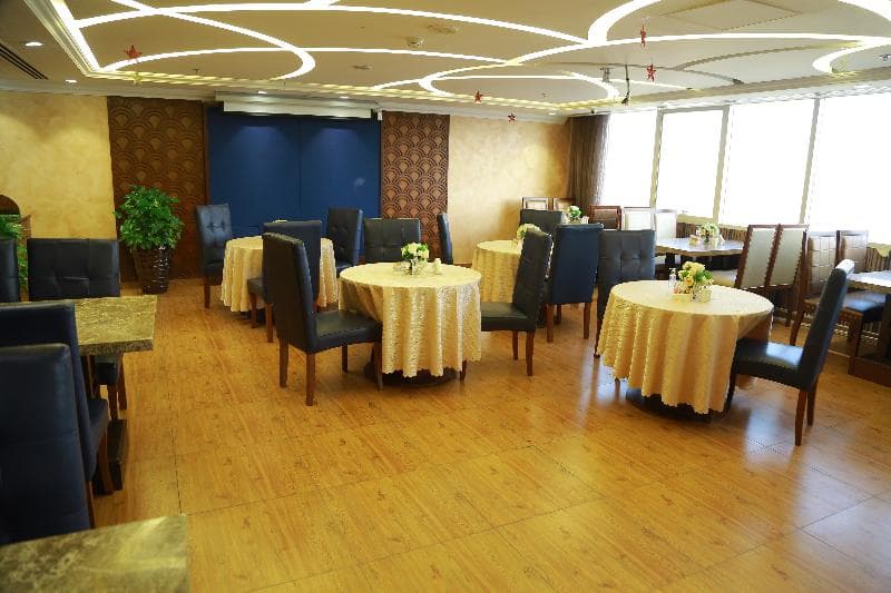 Ivory Grand Hotel Apartments 4