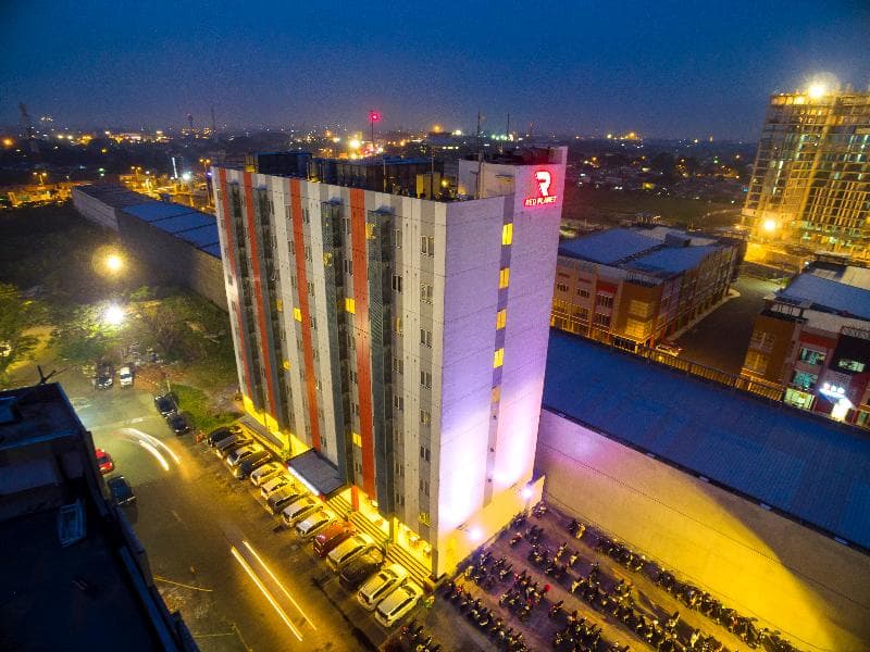 Red Planet Bekasi 4