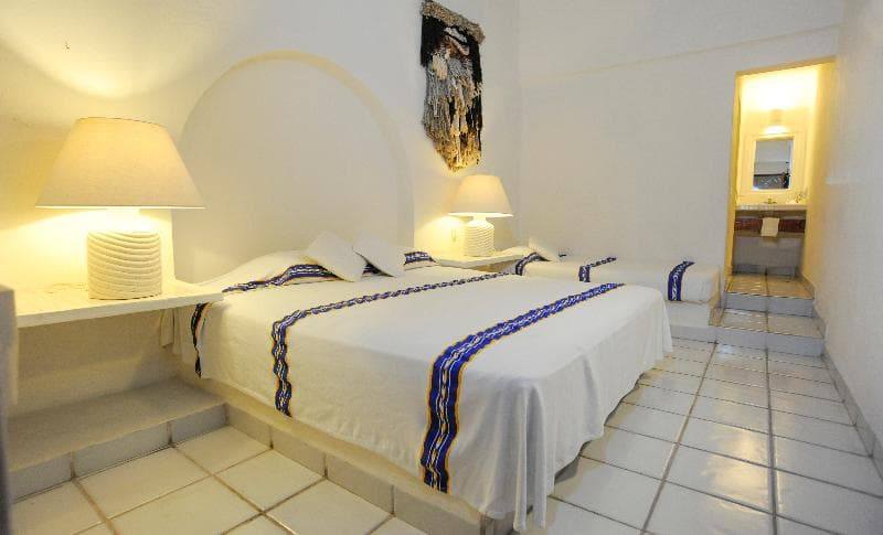 Hotel Suites Ixtapa Plaza Centro Comercial 2