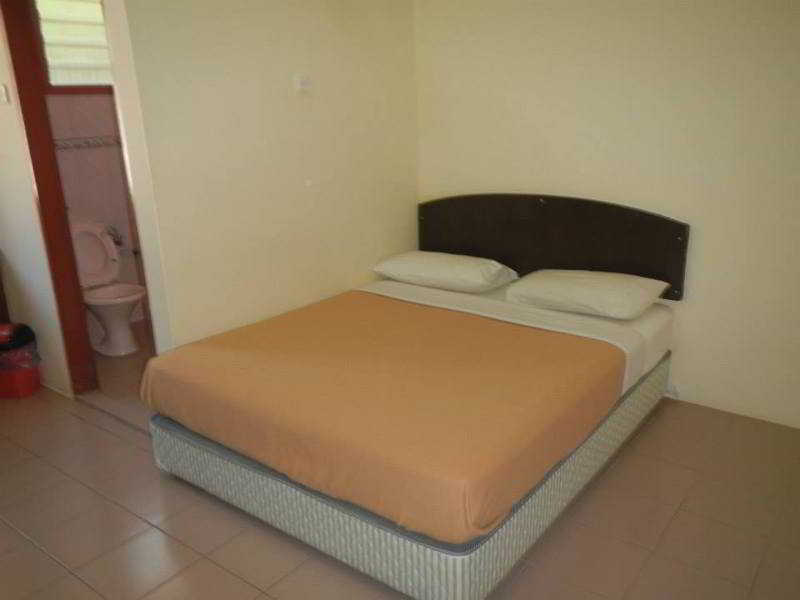 Krs Pines Hotel main