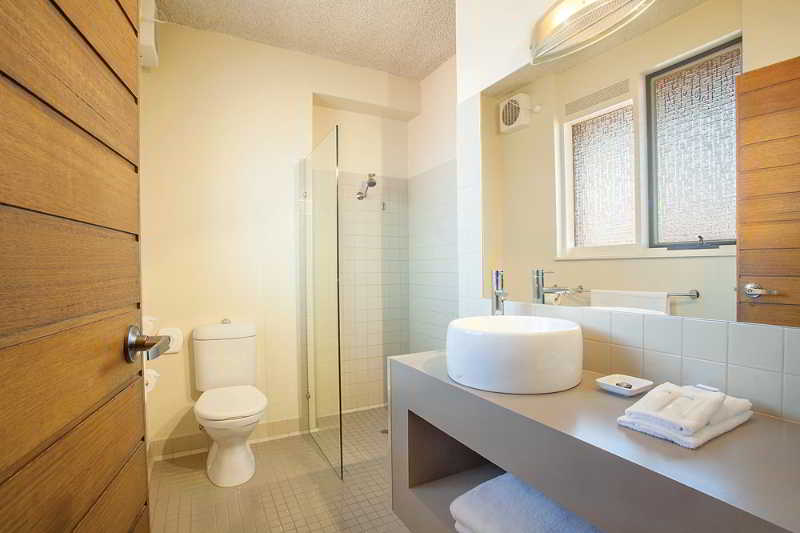 Sovereign Park Motor Inn 5