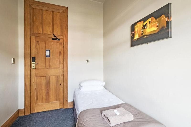 The Cambridge Hotel - Backpacker 3