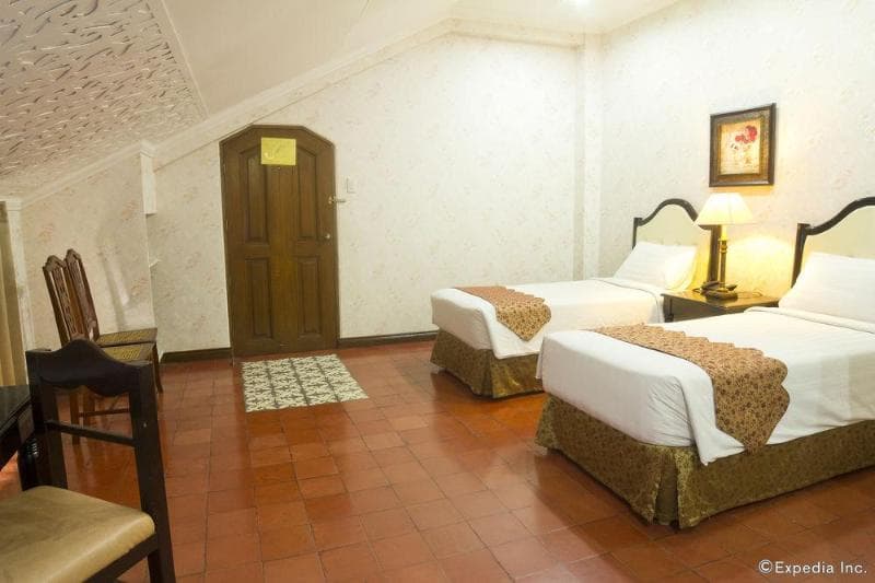White Knight Hotel Intramuros main