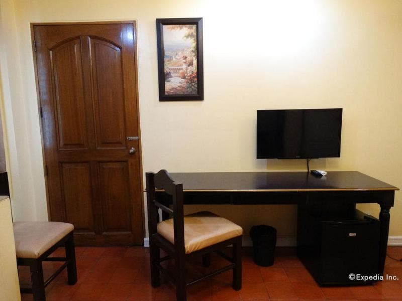 White Knight Hotel Intramuros photo 1