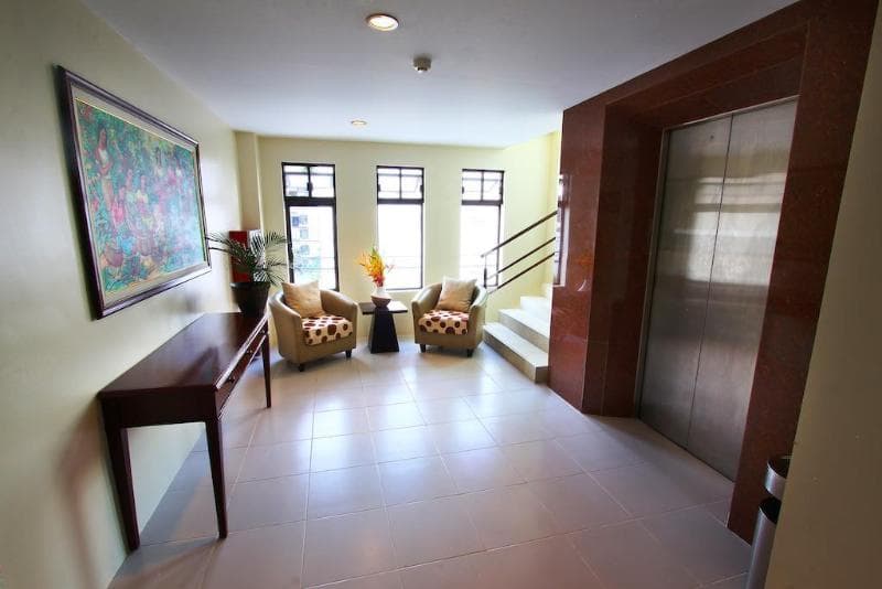 Home Crest Hotel 4