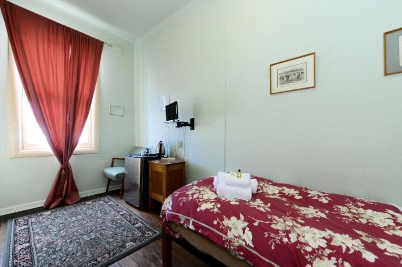 Edinburgh Gallery Bed & Breakfast 5