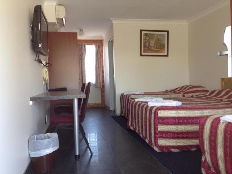 Homestead Motel photo 1