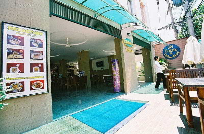 18 Coins Hotel main