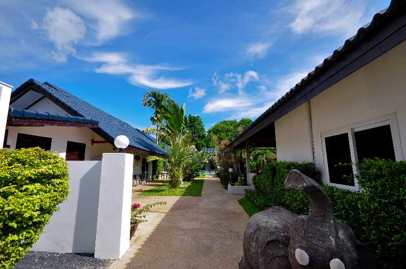 Phuket Airport Hotel 4