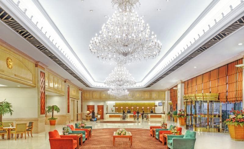 Golden Crown China Hotel photo 1