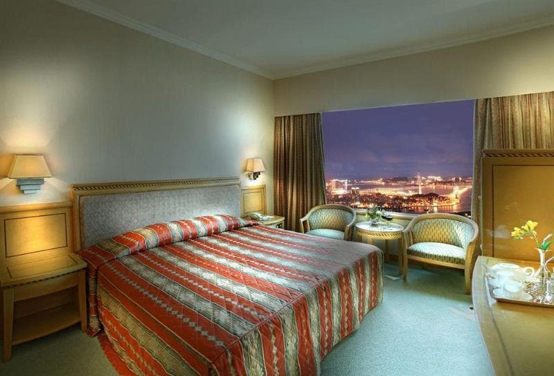 Golden Crown China Hotel 5