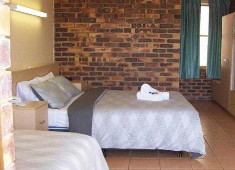Camden Motor Inn 4