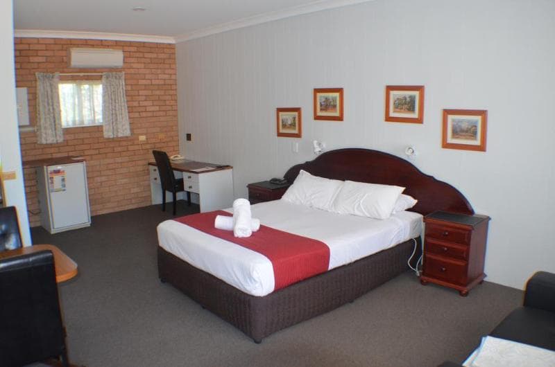 Deer Park Motor Inn & Restaurant Armidale 2