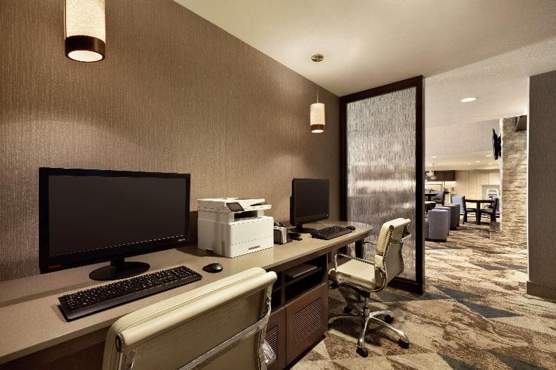 Homewood Suites by Hilton Portland Airport photo 1