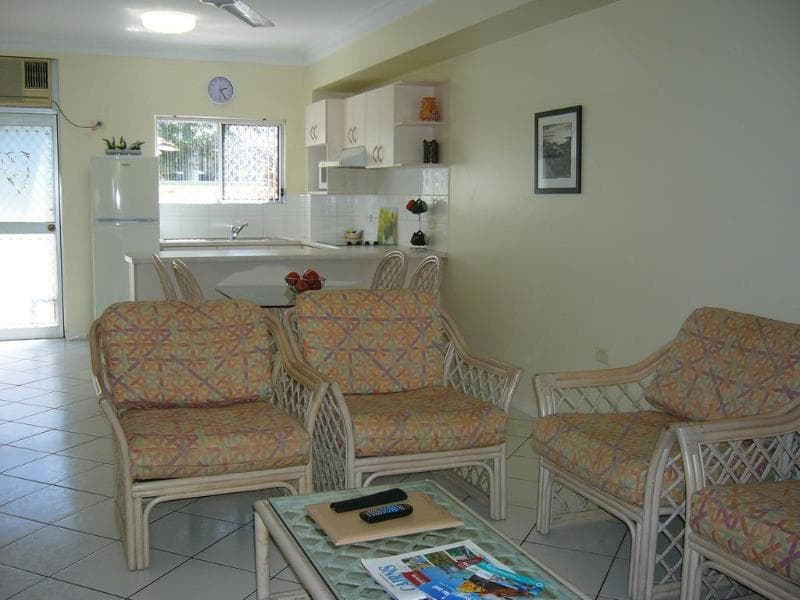 Koala Court Holiday Apartments 5