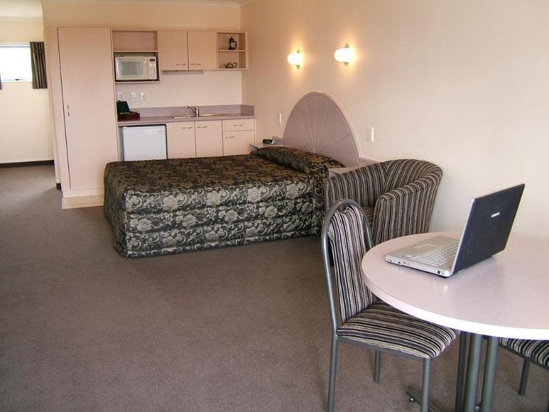 Anchorage Motor Lodge photo 1