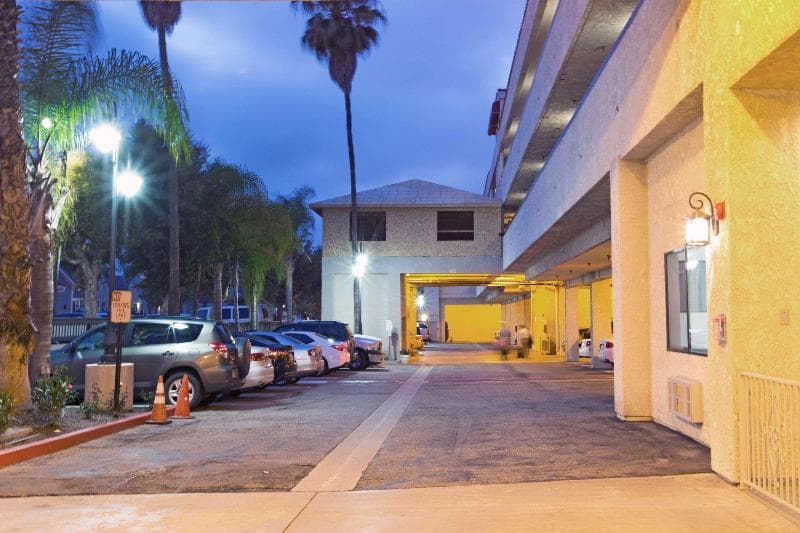 Howard Johnson by Wyndham Torrance 3
