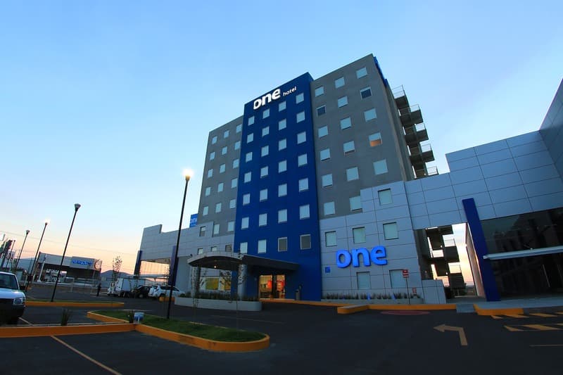 One Querétaro Aeropuerto 2