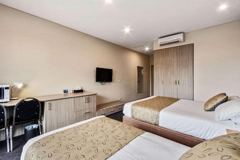 Foreshore Hotel 5