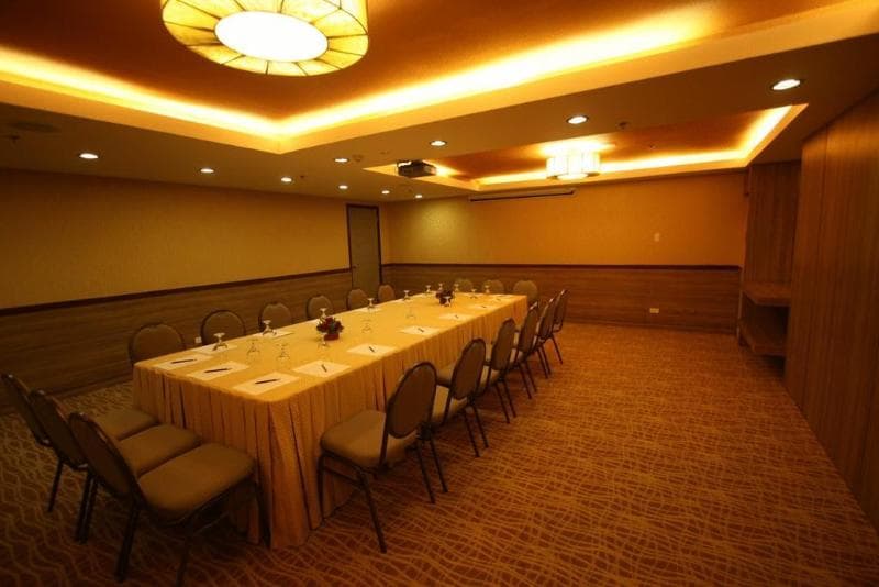 One Tagaytay Place Hotel Suites 4