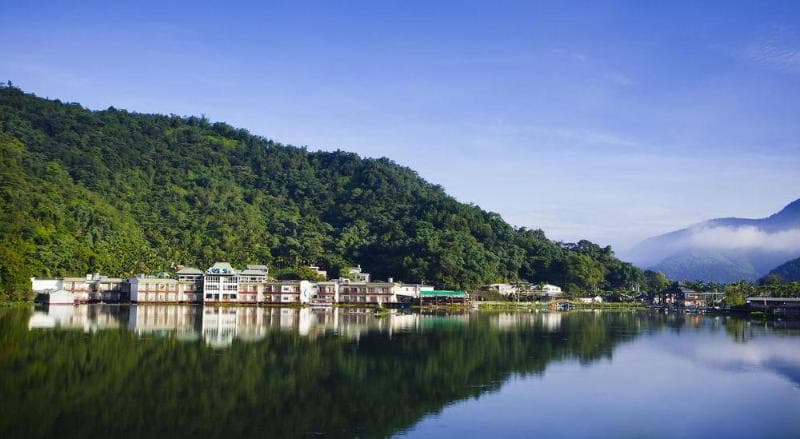 Lakeside Resort 3