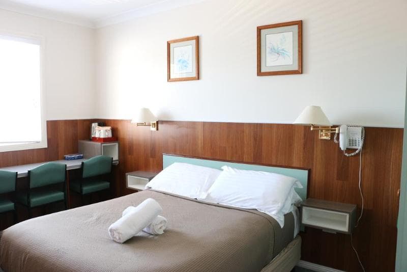 Hobart Tower Motel 5