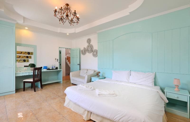 Arya Boutique Room 4