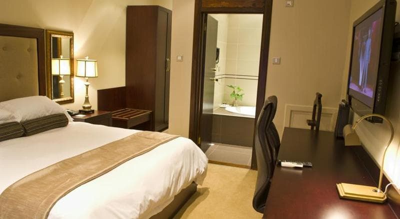 Crossroads Hotel 3