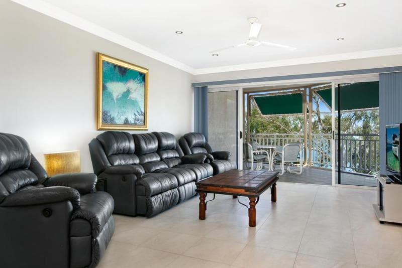 On The Beach Holiday Apartments 5