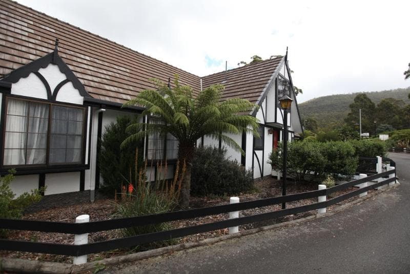 Fox & Hounds Inn 5