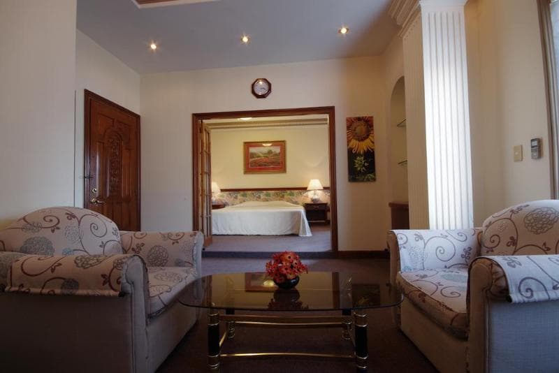 The Spring Hotel 4