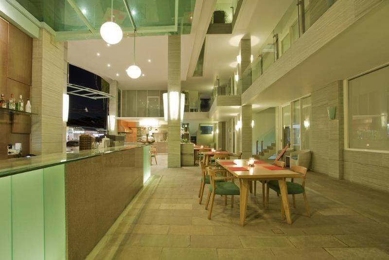 Aq-Va Hotel & Villas 5