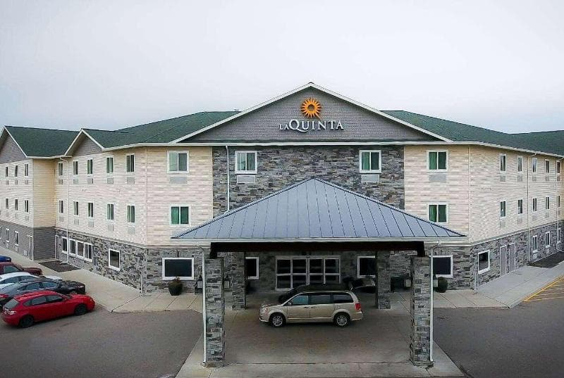 La Quinta Inn & Suites by Wyndham Fairbanks Airport 4