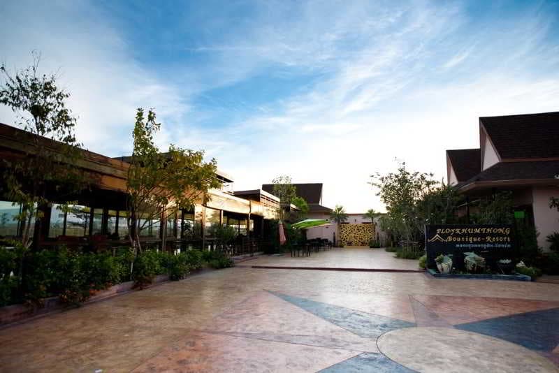 Ploy Khumthong Boutique Resort 3