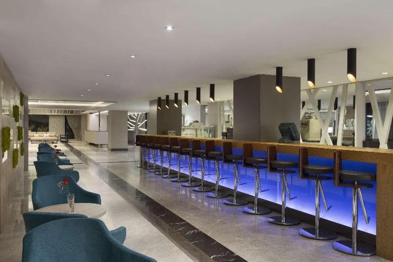 Ramada Hotel & Suites By Wyndham Izmir Kemalpasa 2