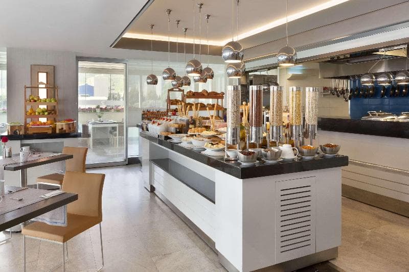 Ramada Hotel & Suites By Wyndham Izmir Kemalpasa 4