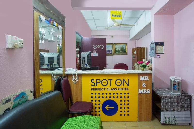 Spot On 89962 Perfect Class Hotel 3