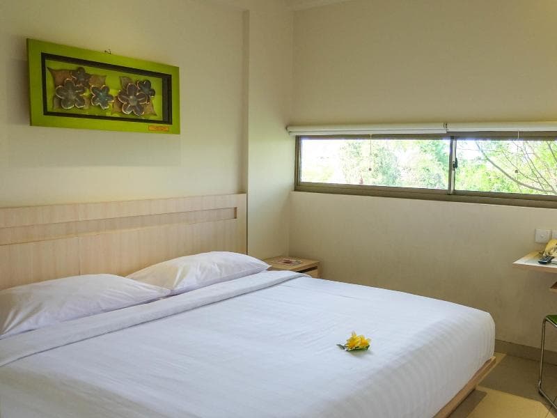 J Hotel Kuta main