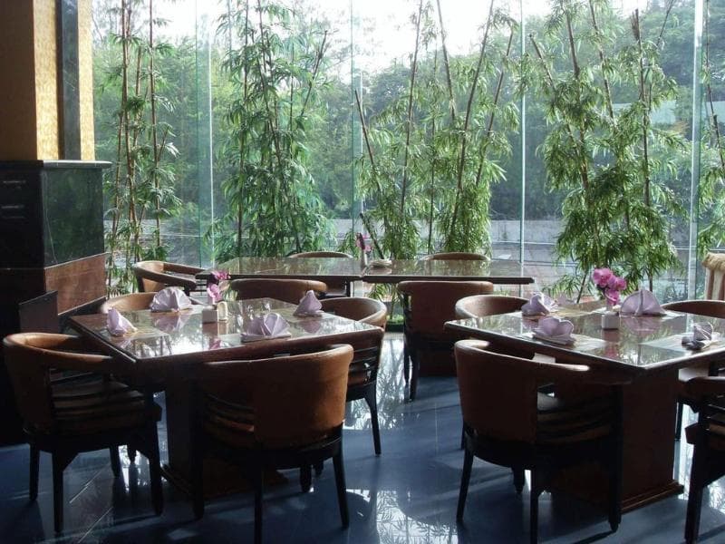 Hotel Oval Surabaya 4