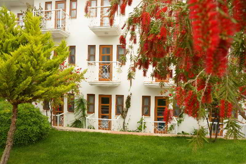 White Otel 3