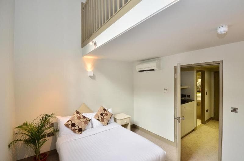 Arch Hotel 5