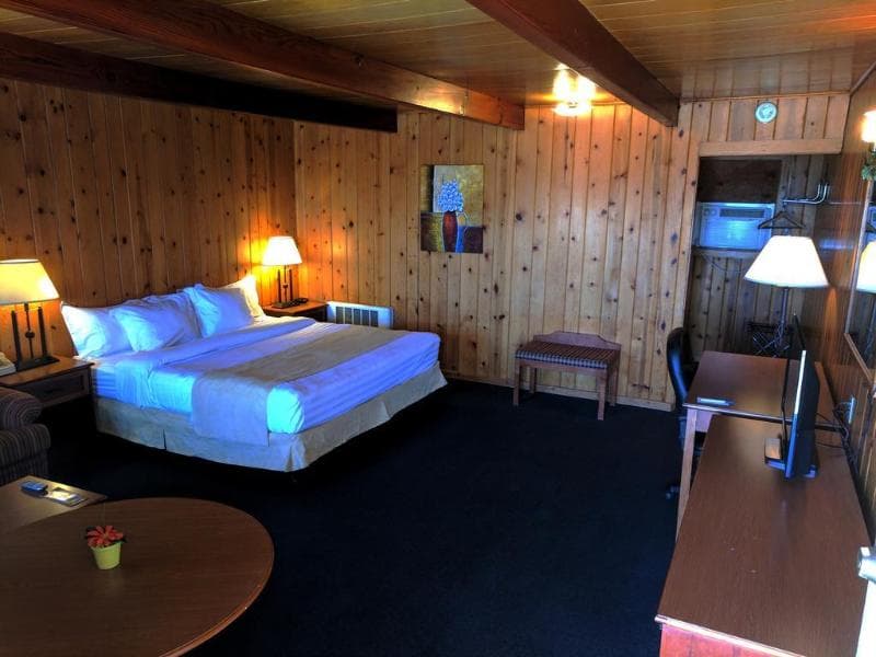 Prospector Motor Lodge 4