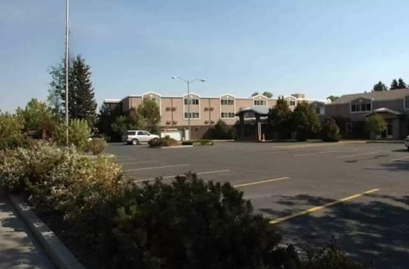 Yellowstone Park Inn & Suites 1